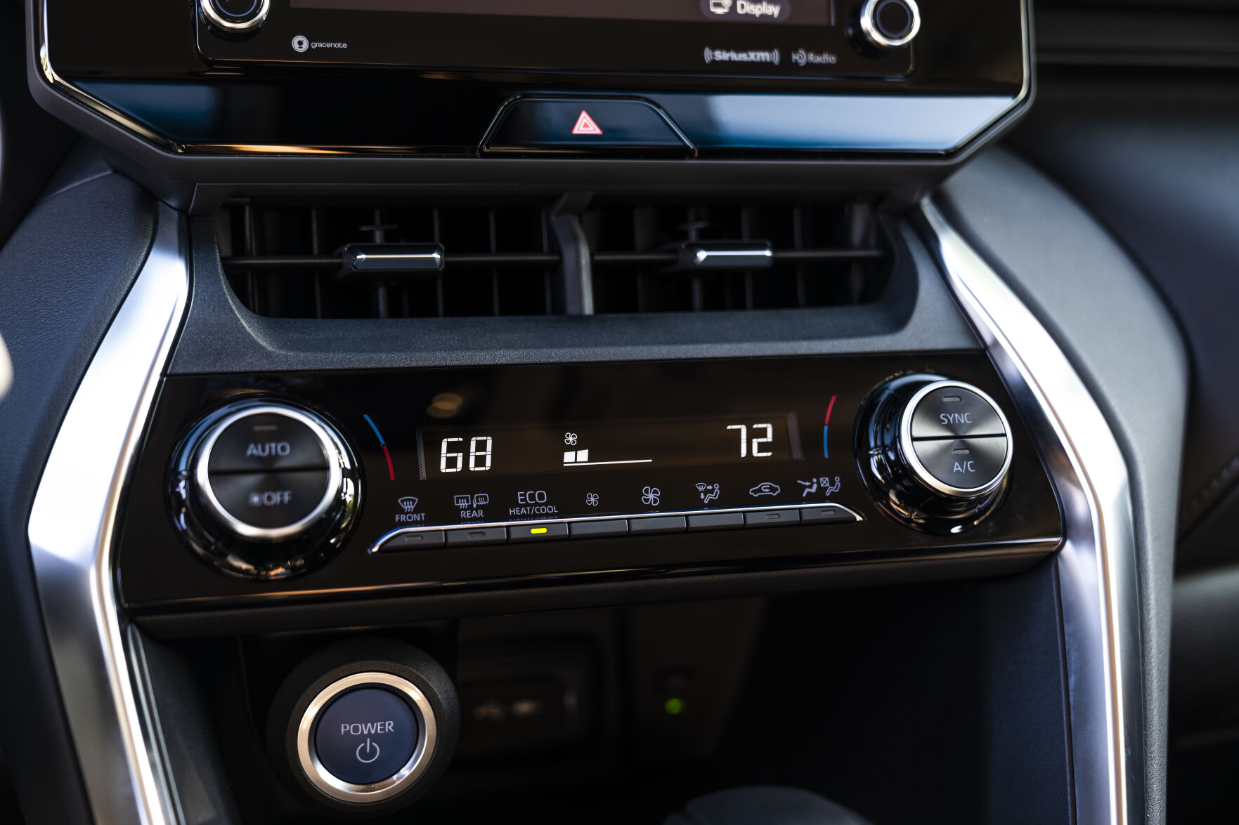 2021_Toyota_Venza_LE_027.jpg